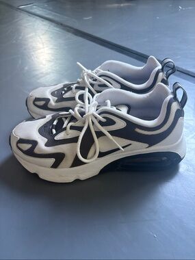 Nike Air 200 White & Black Sneakers
